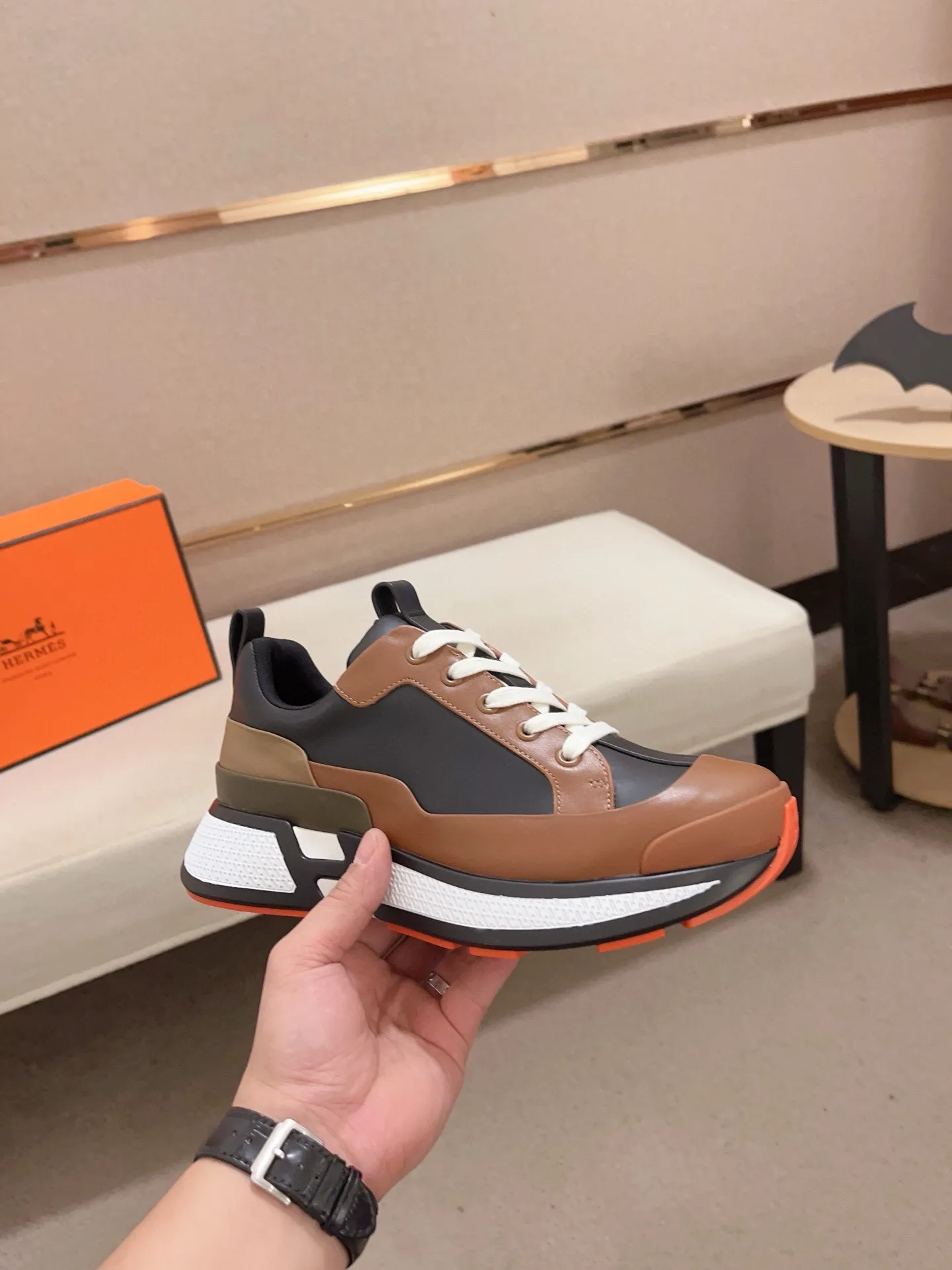Men's clothing and shoes💰: 660💰《HERMES》【Classic Original Version】Hermès; Top 🔝 Purchasing Agency 🔍🔍Men’s latest 🇺🇸 counters are on sale simultaneously, original imported from Italy ▲▲Silk cowhide with breathable fabric ▲▲ (high-end and expensive Qi·Grade) Exquisite workmanship (Italian 🇮🇹Imported water-dyed 🐂cowhide lining) Sole: Original sole provided by the original factory, ⚠️Exclusive double-layer activity·TPR·Rubber·Combined molded outsole; Super·comfortable·wear-resistant·non-slip·environmental protection The real thing is more beautiful if you take the real thing (high quality, follow the order), you can enter and exit the counter at will * Number of yards: 38·39·40·41·42·43·44# (can be customized 45.)